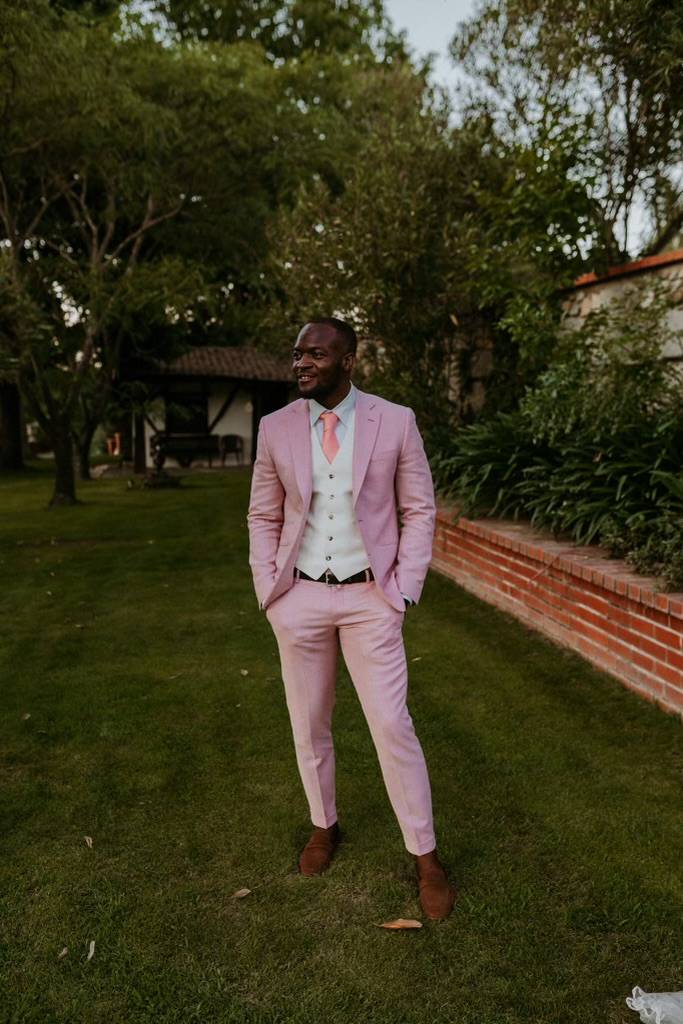 costume 3 pieces rose mariage champetre portugal gilet blanc metisse style chic moderne sur mesure tailleur carat saint germain en laye versailles paris boulogne