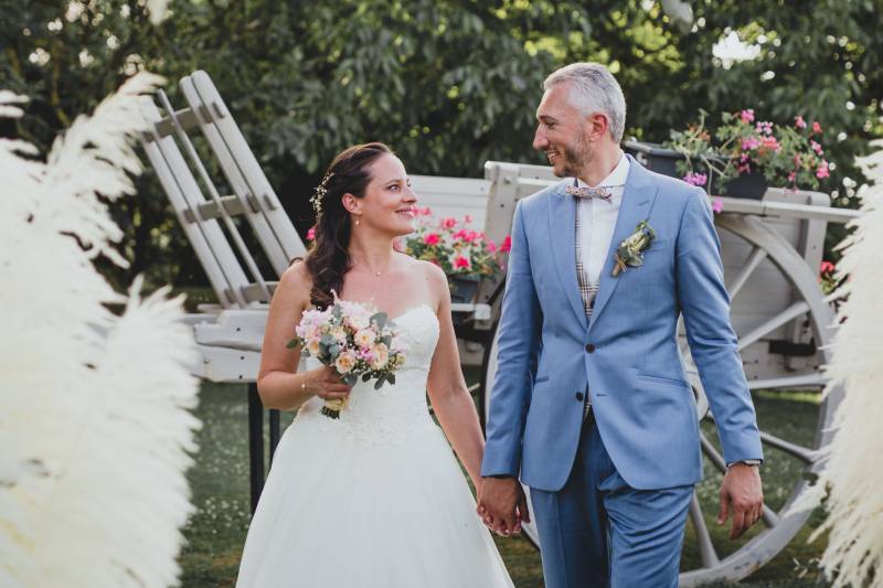 Costume de mariage sur mesure bleu, gilet tartan à Saint Germain en Laye proche de Boulogne Billancourt