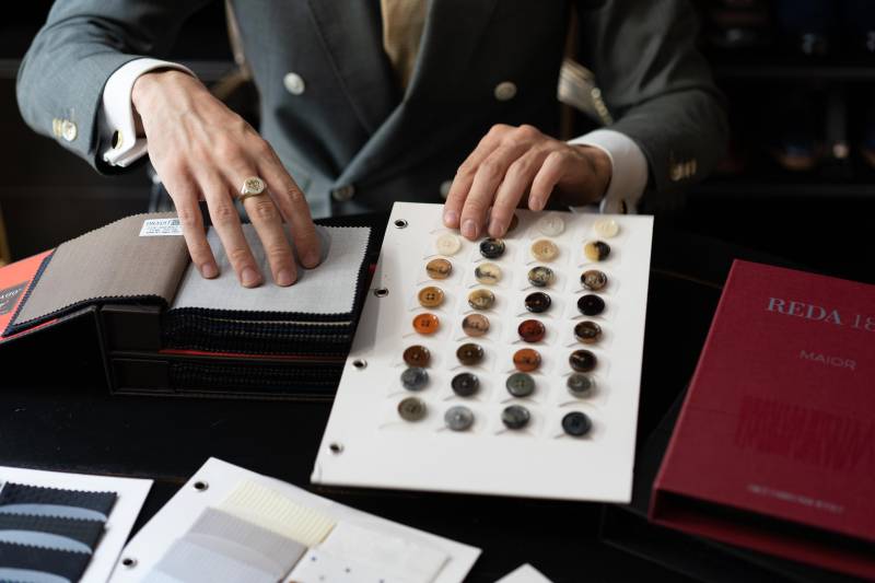 personnlisation-costume-sur-mesure-homme-femme-saint-germain-en-laye