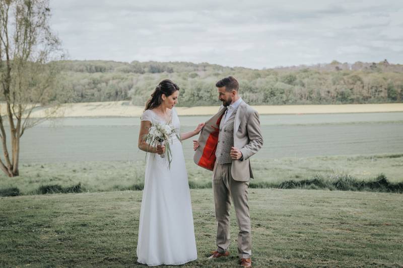 Costume de mariage sur mesure beige à Saint Germain en Laye proche de Poissy
