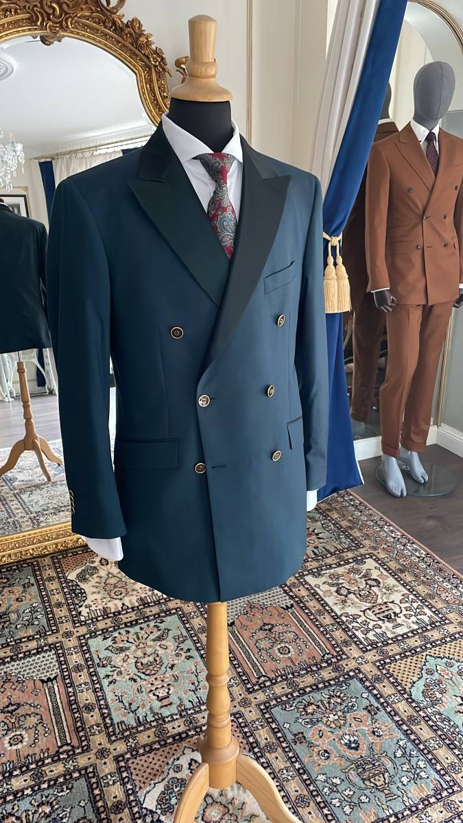 smoking croise sur mesure SCABAL mariage satin revers col tailleur sur mesure homme traditionnel